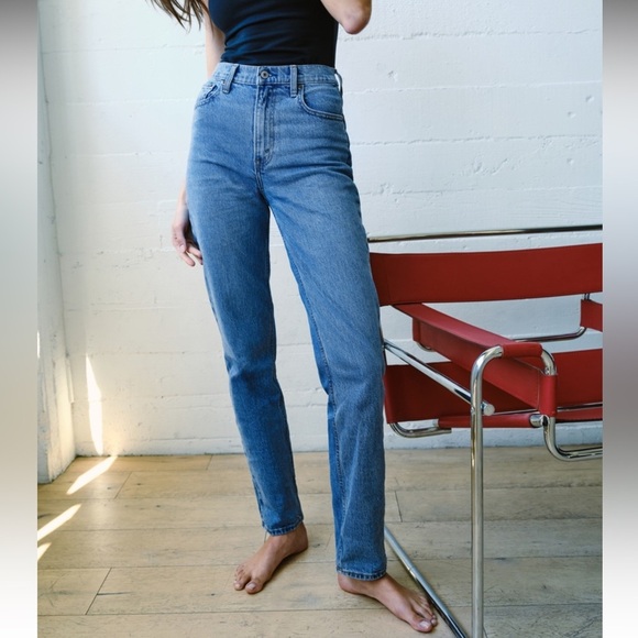 Women’s ABERCROMBIE & FITCH The 90’s Straight Ultra High Rise jeans- Size 4 Long - Picture 2 of 12